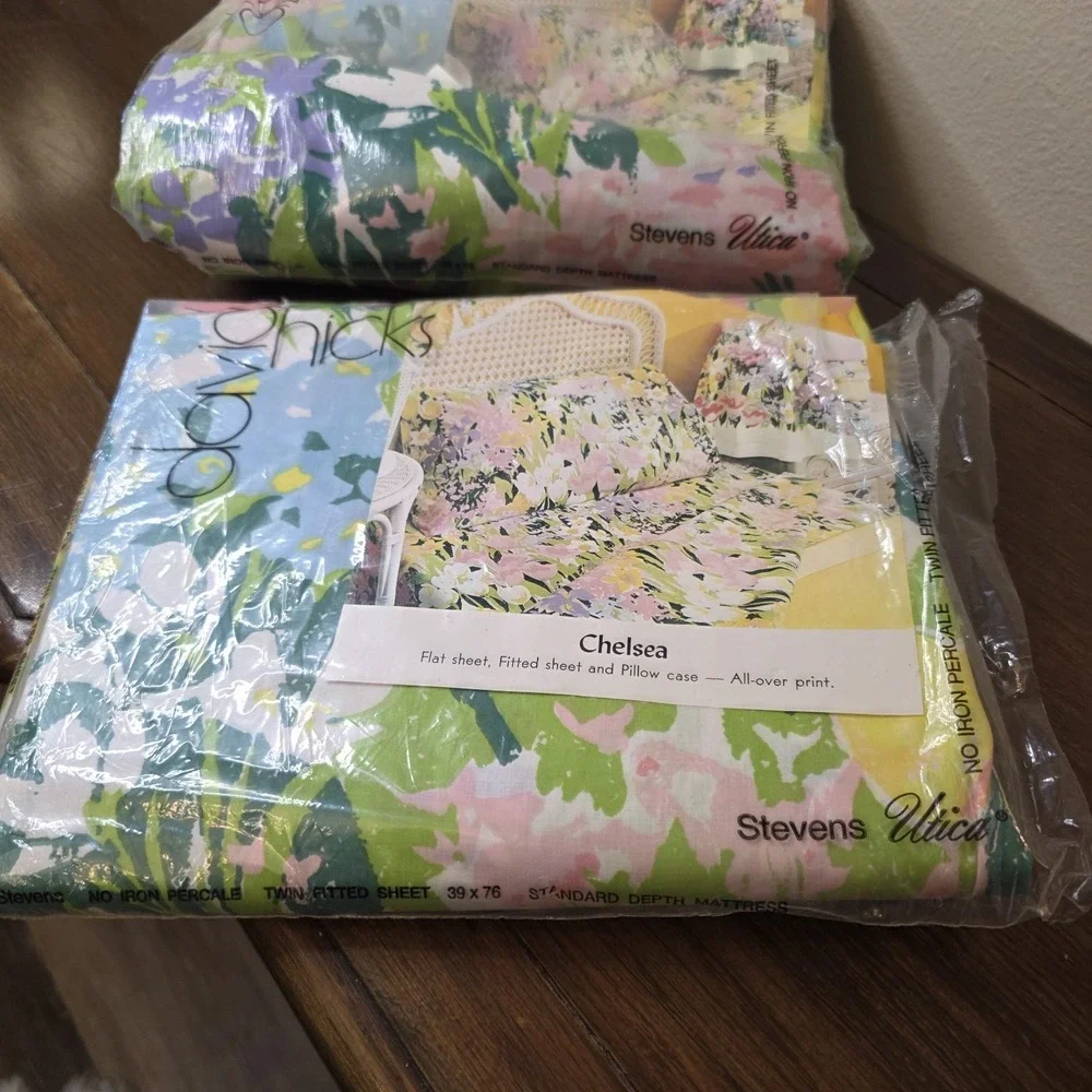 VTG Stevens Utica Chelsea Twin Fitted Sheets NOS Floral Percale Set of 2 MCM